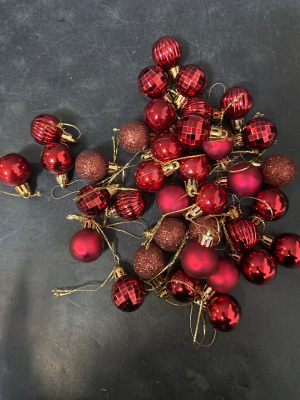 Photo 1 of 36ct. 1.57" Red Christmas Ornaments for Christmas Tree 36 Pcs Mini Shatterproof Balls Christmas Tree Decorations Small Xmas Ornaments Balls with Hanging Loop for Wedding Holiday Party Wreath Home Decor
