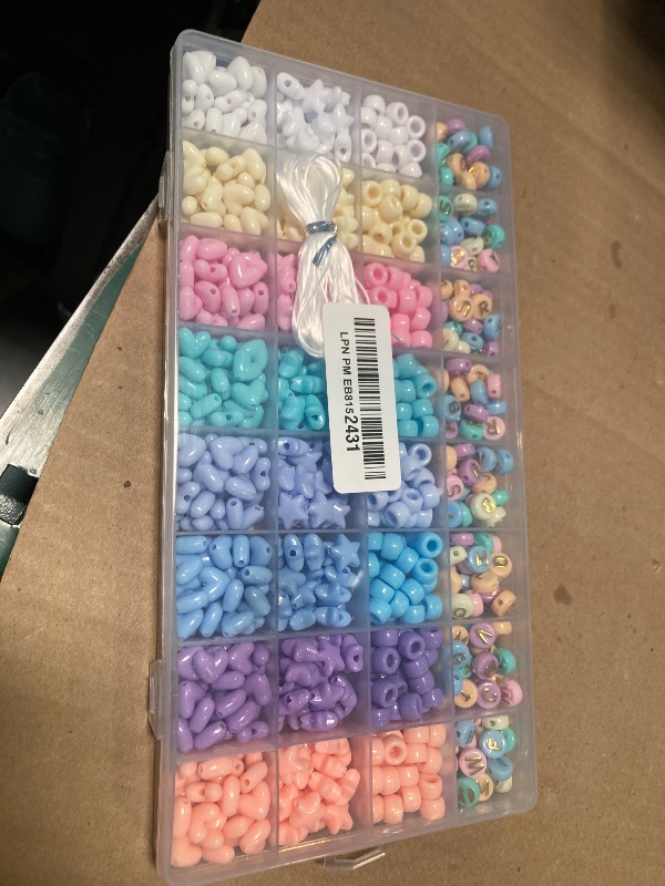 Photo 1 of 840 Pcs Acrylic Pony Beads Letter Beads Star Beads Heart Beads Friendship Kandi Rainbow BraceletMaking Kit for Jewelry Making