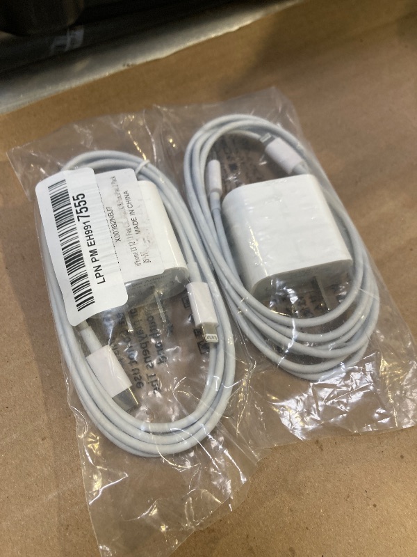 Photo 1 of Ximytec 20W USB C Fast Charger [MFi-Certified] Compatible with iPhone 14/13/ 12/11/ XS/XR/X/ 8 /iPad, 2Pack PD Type C Charger Blocks with 6FT Type-C to Lightning Cables