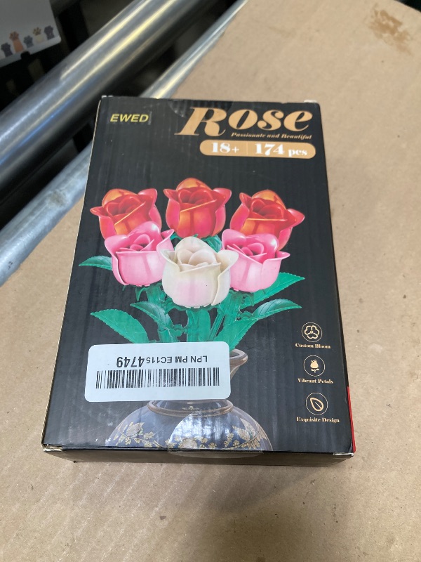 Photo 1 of EWED Rose Flower Bouquet Building Set: Artificial Flowers Botanical Collection Blocks Kit for Women Girls Wife Adults Home Decor Thanksgiving Christmas Mother's Day Valentine's Gifts 6-Pack