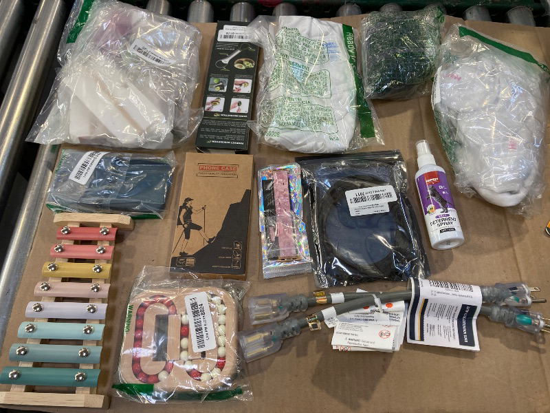 Photo 1 of Small Items Pack ----sold as is