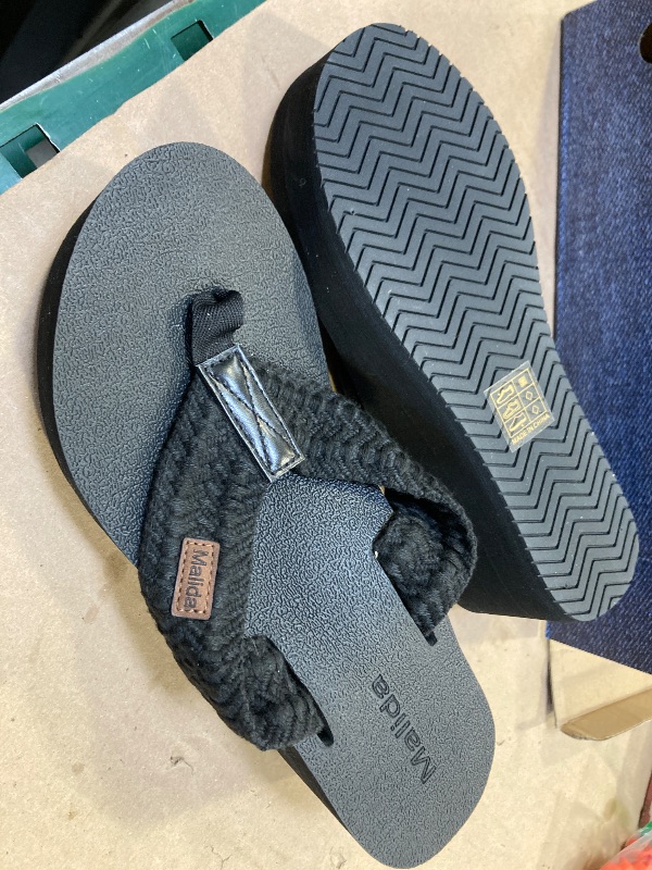 Photo 1 of MALIDA Womens Wedge Arch Support Flip Flops Cushion Soft Rubber Midsole Platform Thong Sandals with Rubber Sole,Black US 8