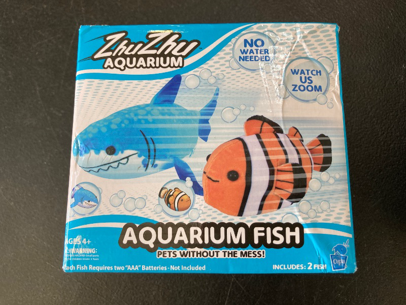 Photo 1 of zhuzhu Aquarium Blue Shark and Clown Fish