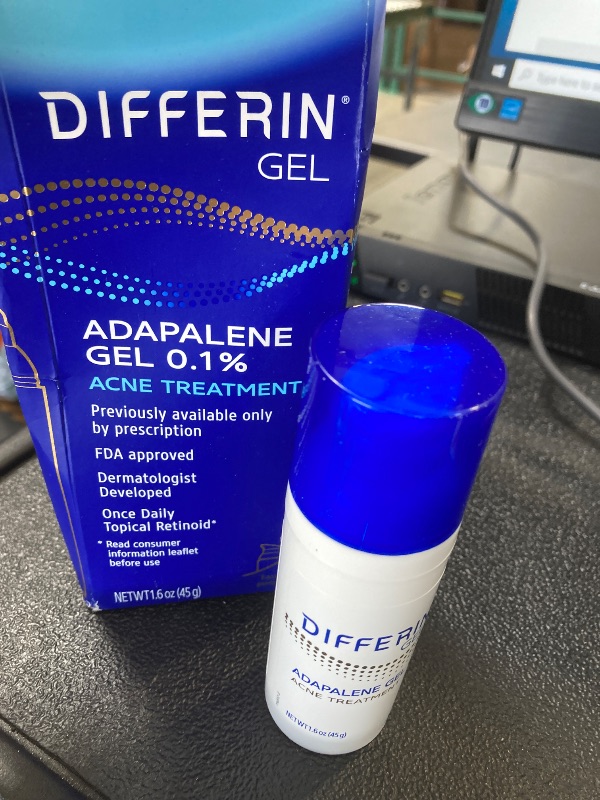 Photo 1 of Differin Acne Treatment Gel, 90 Day Supply, Retinoid Treatment for Face with 0.1% Adapalene, Gentle Skin Care for Acne Prone Sensitive Skin, 45g Pump (Packaging May Vary)
Exp 06/2027