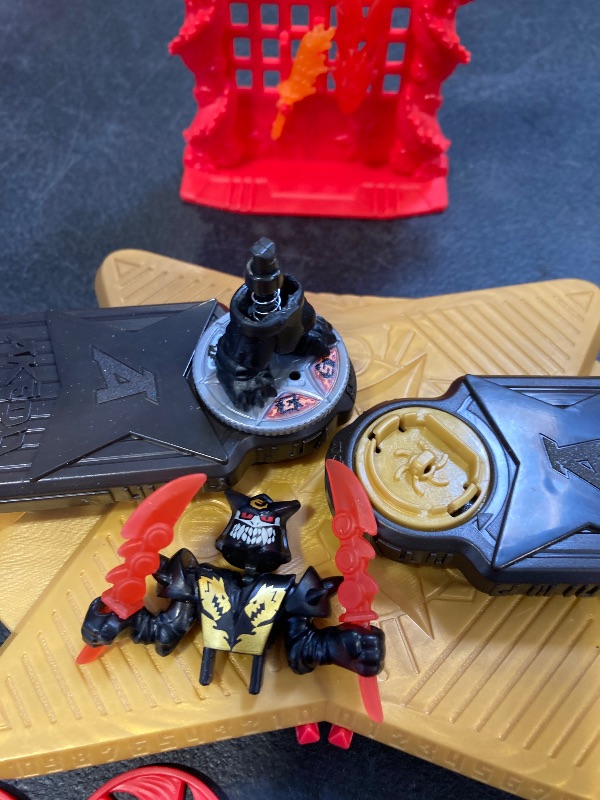 Photo 1 of Legends of Akedo Ninja Fury Ninja Star Battle Arena - New Ninja Star Shooter Controllers, Over 35 Sound Effects, Includes 2 Exclusive Warriors, Weapons Rack & Additional Weapons & 6 Ninja Star Discs