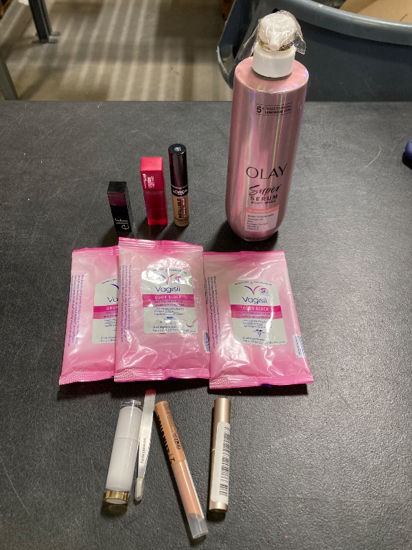 Photo 1 of Cutie! Beauty bundle
---FINAL SALE / NO RETURNS ----
all items are used