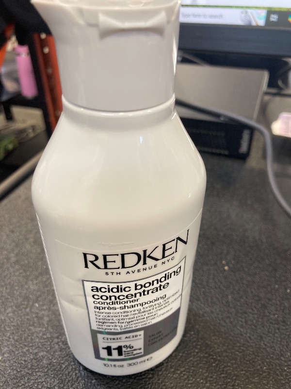 Photo 1 of Redken Bonding Conditioner for Damaged Hair Repair | Strengthens and Repairs Weak and Brittle Hair | Acidic Bonding Concentrate | Safe for Color-Treated Hair | For All Hair Types