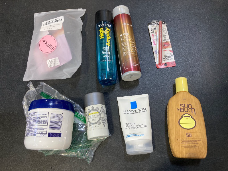 Photo 1 of Bag Lot of Beauty and Items / Final Sale