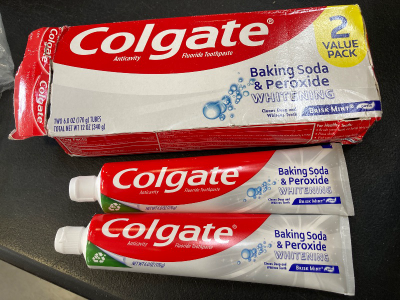 Photo 1 of Colgate Baking Soda & Peroxide Toothpaste - Whitens Teeth, Fights Cavities & Removes Stains, Brisk Mint, 6 Ounce (Pack of 2)