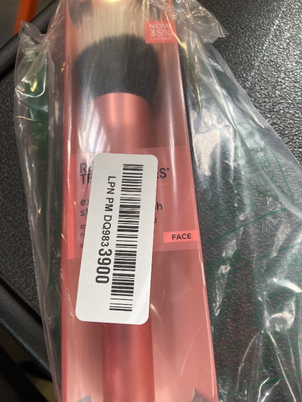 Photo 1 of Real Techniques Extra Big Stippling Brush, Large Makeup Brush for Liquid & Cream Foundation, BB/CC Cream, Skin Tints, XL Oversized Brush, Cruelty-Free, Synthetic Bristles, 1 Count