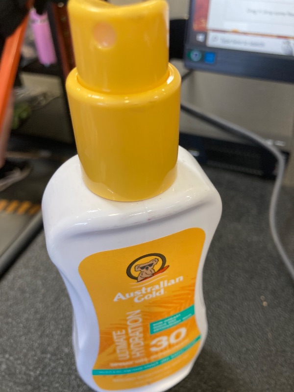 Photo 1 of Australian Gold Spray Gel Sunscreen Moisturize Hydrate Skin, Broad Spectrum, Water Resistant, NonGreasyc, Oxybenzone Free, Cruelty Free, SPF 30, Coconut, 8 Ounce (A70892)