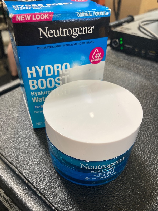 Photo 1 of Neutrogena Hydro Boost Water Gel with Signature Fragrance, Hyaluronic Acid Face Moisturizer for Normal to Oily Skin, Delivers Hydration for Refreshed, Dewy Skin, 1.7 fl. oz