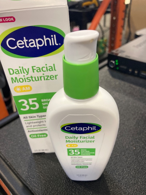 Photo 1 of Cetaphil Face Moisturizer, Daily Oil Free Facial Moisturizer with SPF 35, For Dry or Oily Combination Sensitive Skin, Fragrance Free Face Lotion