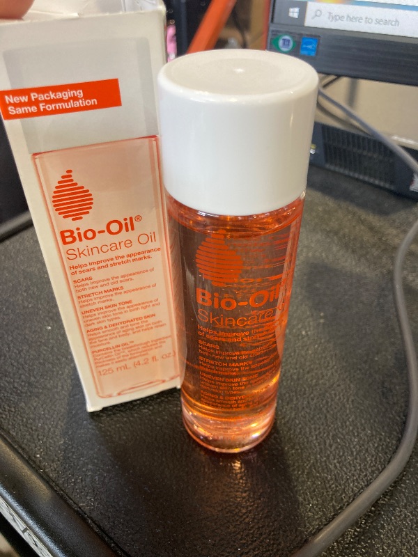 Photo 1 of Bio-Oil Skincare Body Oil Serum for Scars and Stretch Marks, Face and Body Moisturizer with Vitamin E & A for Sensitive Dry Skin, Dermatologist Recommended, Non-Comedogenic, 4.2 Oz