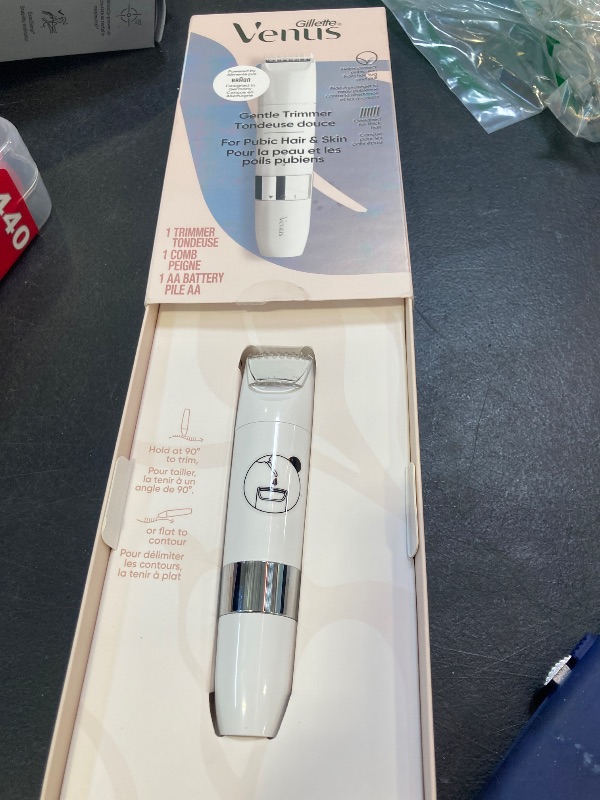 Photo 1 of Gillette Venus Intimate Grooming Womens Electric Razor, Bikini Trimmer for Pubic Hair and Skin, Includes 1 Womens Razor, 1 Comb, 1 AA Battery