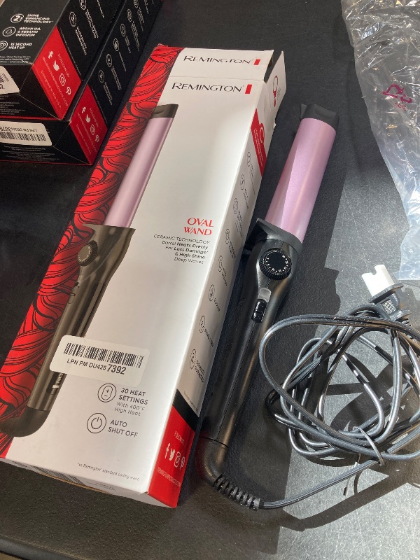 Photo 1 of Remington Oval Barrel Curling Wand for Deep Waves CI50U1