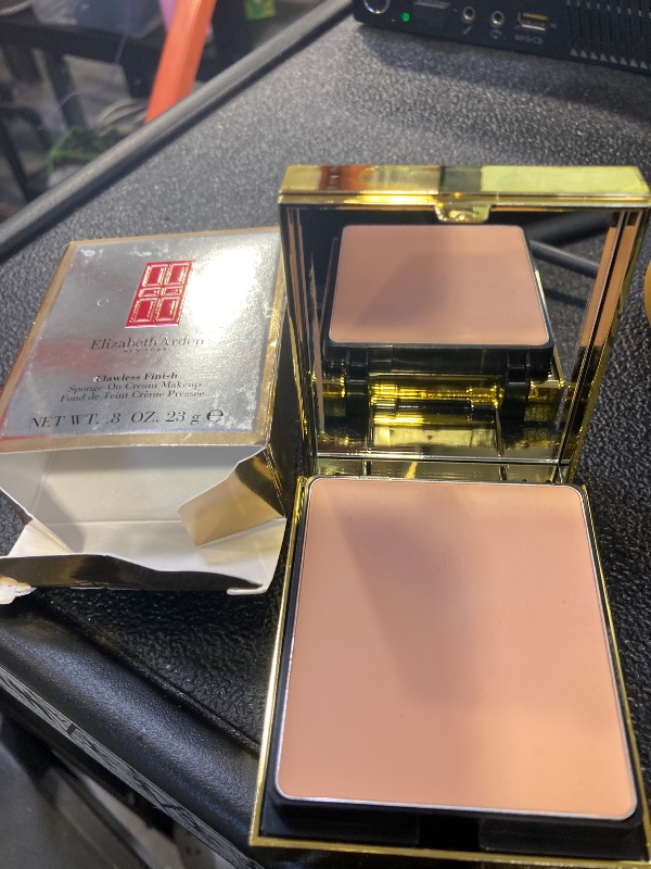Photo 1 of Elizabeth Arden Flawless Finish Sponge-On Cream Makeup, Longwear Moisturizing Medium-to-Full Coverage, Softly Beige, 0.8 oz