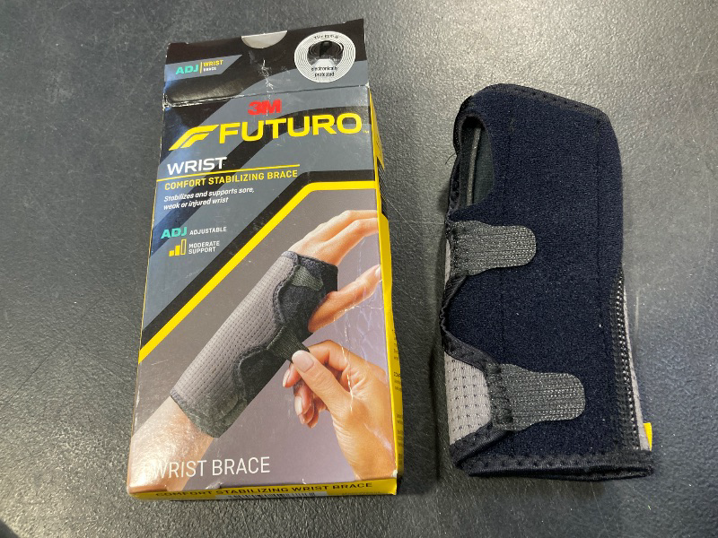 Photo 1 of 3M Futuro Reversible Splint Wrist Brace 1 Each