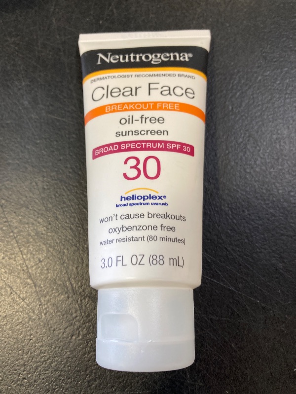 Photo 1 of Neutrogena Clear Face Sunscreen Lotion for Acne-Prone Skin, Broad Spectrum SPF 30 Facial Sunscreen for Oily Skin, Oil-, Fragrance- & Oxybenzone-Free Water Resistant Sunscreen, 3 fl. oz