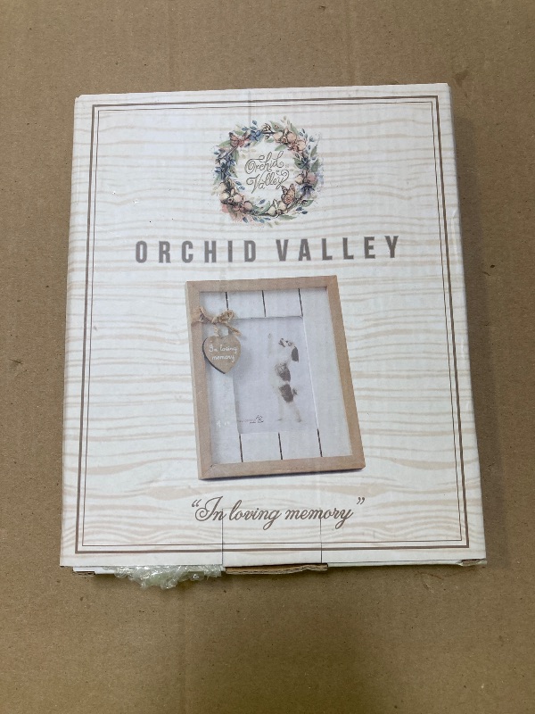 Photo 1 of Rustic Wood Family, Friend or Pet Memorial Photo Frame with In Loving Memory Heart Embellishment. Remembrance Picture Sympathy or Condolence Gift. Cat or Dog Picture Frame. Portrait Orientation