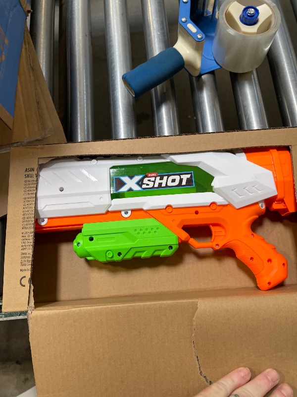 Photo 1 of X-Shot Fast-Fill Medium Water Blaster by ZURU, Watergun for Summer, XShot Water Toys, Squirt Gun Soaker (Fills with Water in just 1 Second!) Big Water Toy for Children, Boys, Teen, Men (Medium)