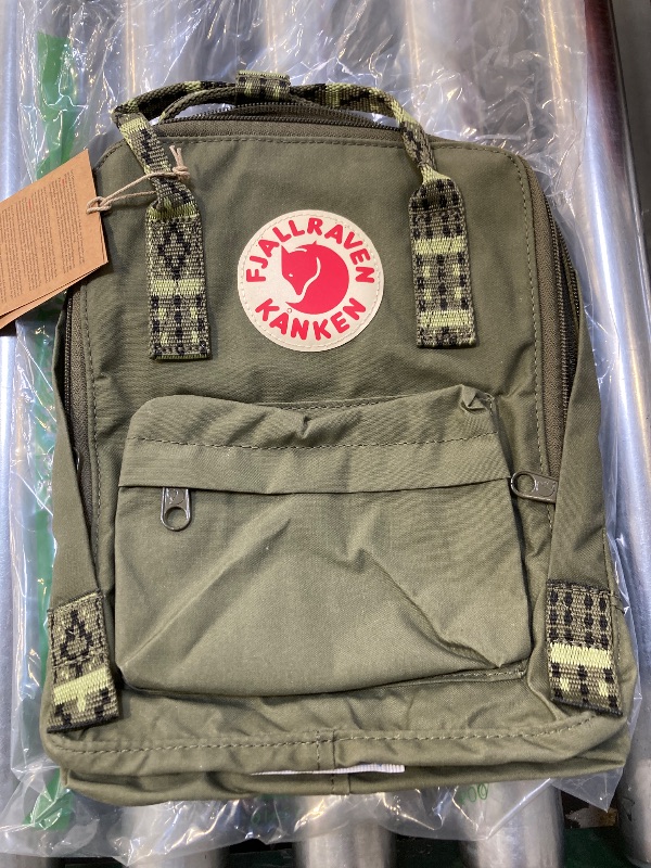 Photo 1 of Fjällräven Backpack, Green-Folk Pattern [620-913], 7 Liter