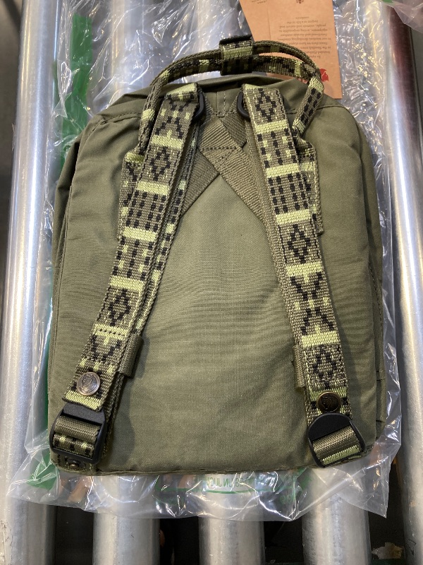 Photo 1 of Fjällräven Backpack, Green-Folk Pattern [620-913], 7 Liter