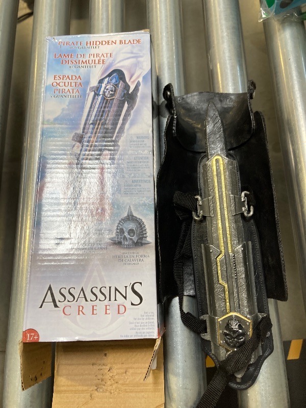 Photo 1 of McFarlane Toys Assassin's Creed IV: Black Flag Hidden Blade & Gauntlet with Skull Buckle