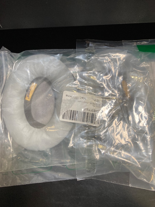 Photo 1 of Professional Headphone Replacement Ear Pads for Bose QuietComfort 35 QC 2 15 25 Earpads Cushion for QC2 QC15 QC25 SoundTrue SoundLink Around-Ear Headphones (QC35/35ii, Silver Cushion + Grey Mat)