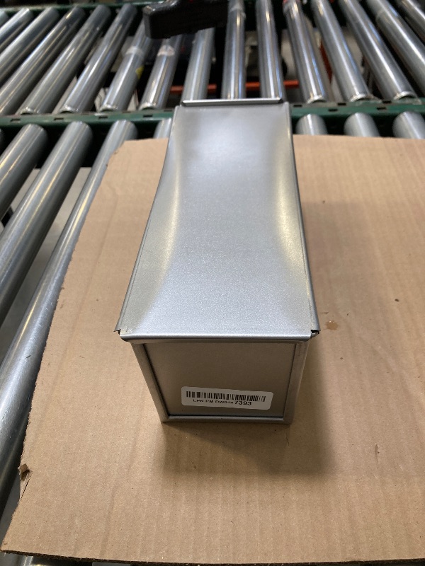 Photo 1 of TA BEST Pullman Loaf Pan with Lid Aluminumed Steel Pullman Loaf Pan Commercial Grade Non Stick Bread Pan with Lid (13x4.3x4.8in)