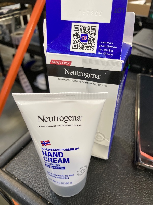 Photo 1 of Neutrogena Norwegian Formula Hand Cream Fragrance-Free 2 oz 