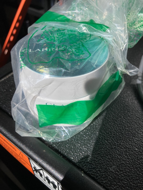 Photo 1 of CLARINS Cryo-Flash Face Mask | Visible Lift Effect in 10 Minutes* | Visibly Minimizes Pores | Boosts Radiance | Pro Like Results | All Skin Types | 2.5 Fluid Ounces