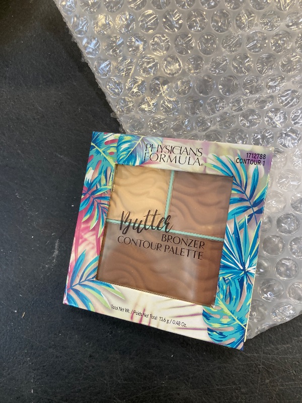 Photo 1 of Physicians Formula Butter Bronzer Contour Palette, Light/Medium, 0.48 Ounce (Pack of 1)
