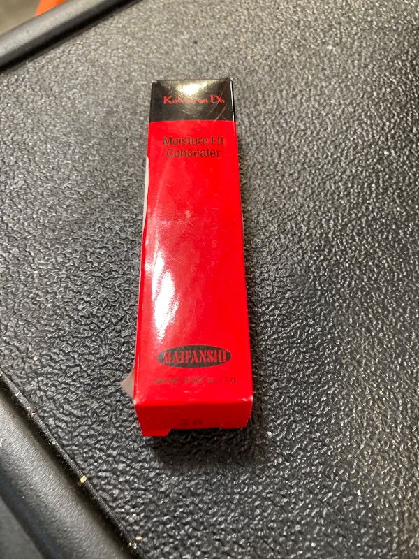 Photo 1 of Koh Gen Do Moisture Fit Concealer: Radiant Perfection with Our Signature Gloss Film Powder formula. All-Day Coverage and Anti-Aging Benefits. Blends Seamlessly Resists Creasing. Medium Skin Tones.