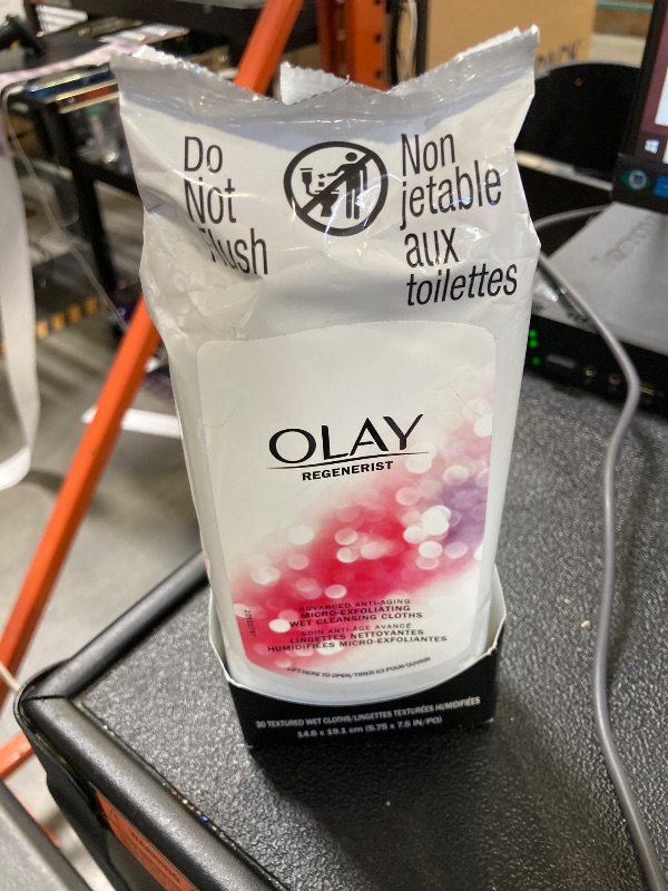 Photo 1 of Olay Regenerist Micro-Exfoliating Wet Cleansing Cloths, Multicolor, 30 Count 