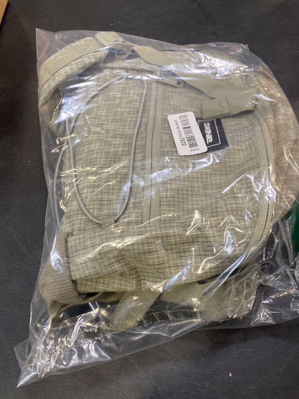 Photo 1 of Dakine Wndr Pack 18L - Gravity Grey, One Size