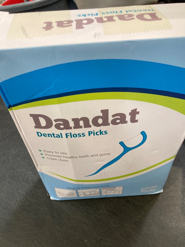 Photo 1 of Dandat 2000 pcs Dental Floss Picks Bulk High Toughness Clean Tooth Picks Flossers Dental Floss Flossers for Teeth Cleaning Family Travel Tight Space Cleaning Plaque Remover