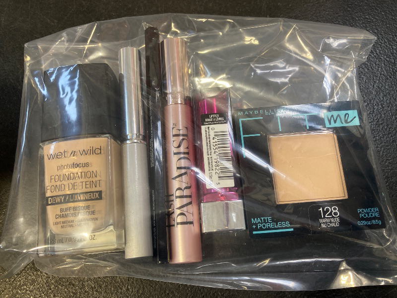 Photo 1 of Pack of Makeup Beauty Bundle / Final Sale 