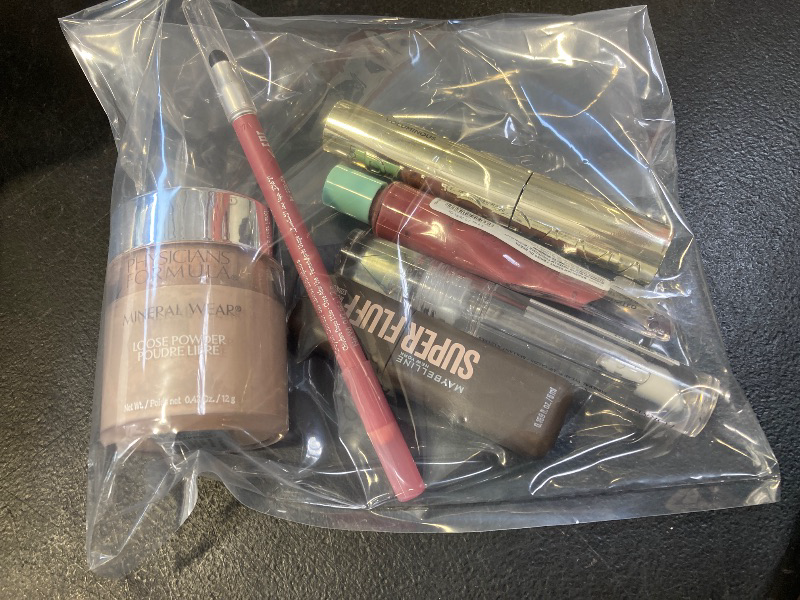 Photo 1 of Pack of Makeup Beauty Bundle / Final Sale 
