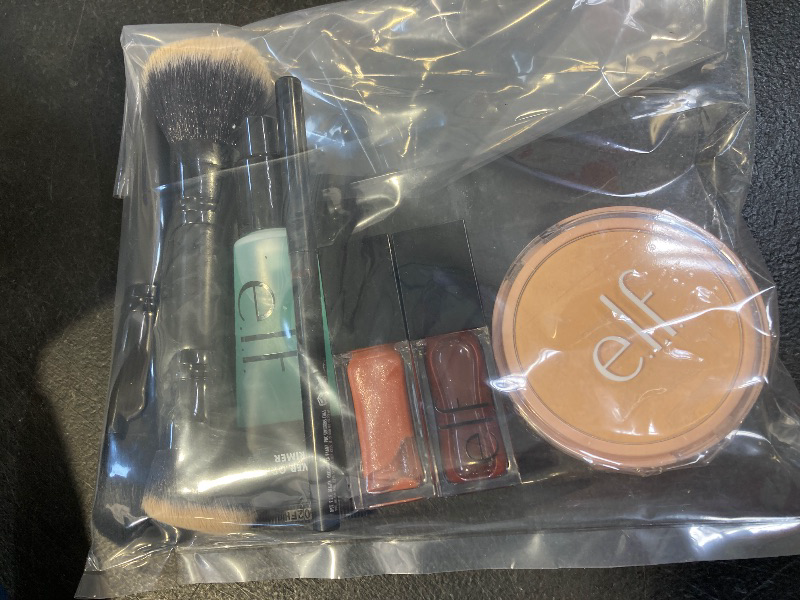 Photo 1 of Pack of Makeup Beauty Bundle / Final Sale 
