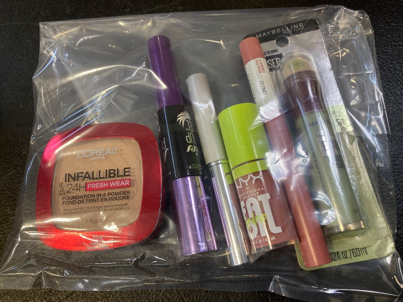 Photo 1 of Pack of Makeup Beauty Bundle / Final Sale 