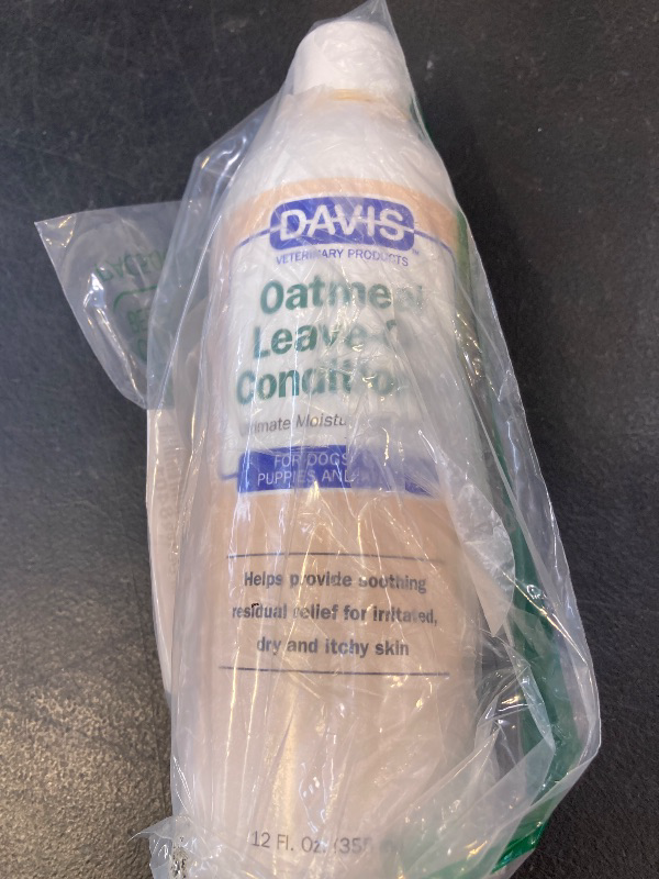 Photo 1 of Davis Oatmeal Leave-On Dog & Cat Conditioner, 12-Ounce, DM112 12