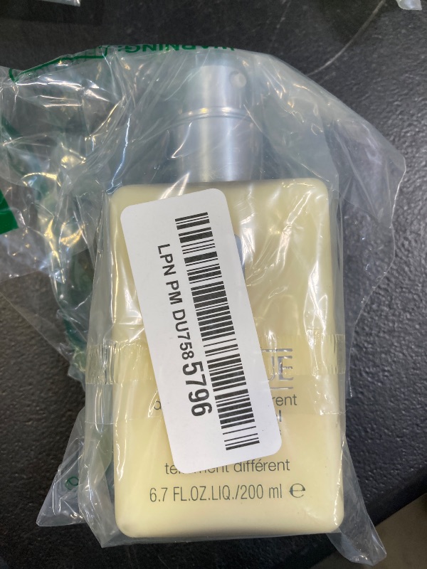 Photo 1 of Clinique 3-Step Dramatically Different Moisturizing Oil Free Gel For Combination Oily to Oily Skin Types, 6.7 Fl Oz