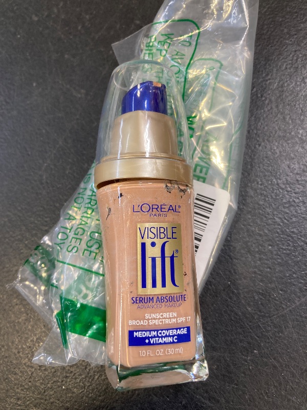 Photo 1 of L'Oreal Paris Visible Lift Serum Absolute Foundation, Creamy Natural, 1 Ounce