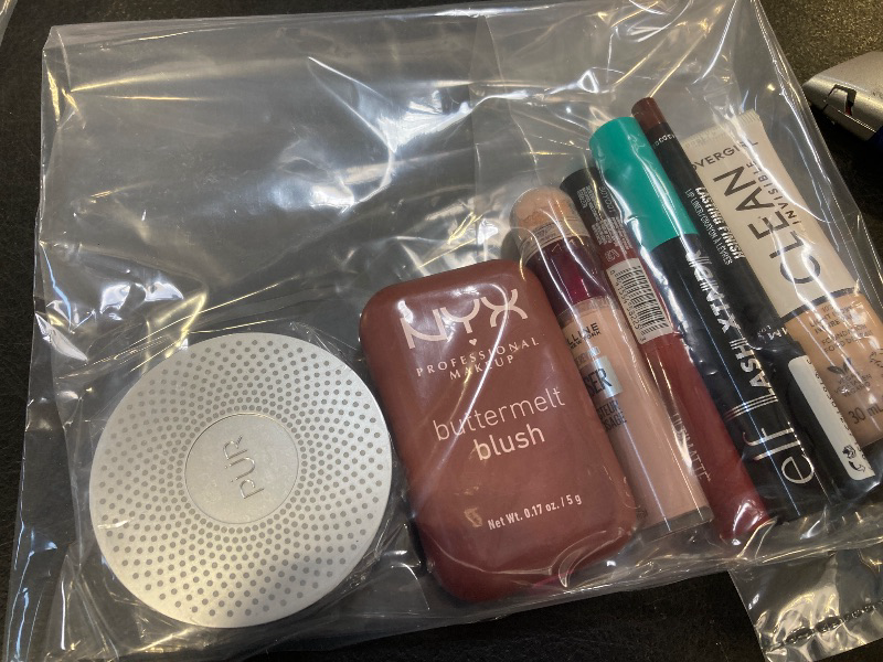 Photo 1 of Cutie! Beauty Bundle!
---Final Sale / No returns ----