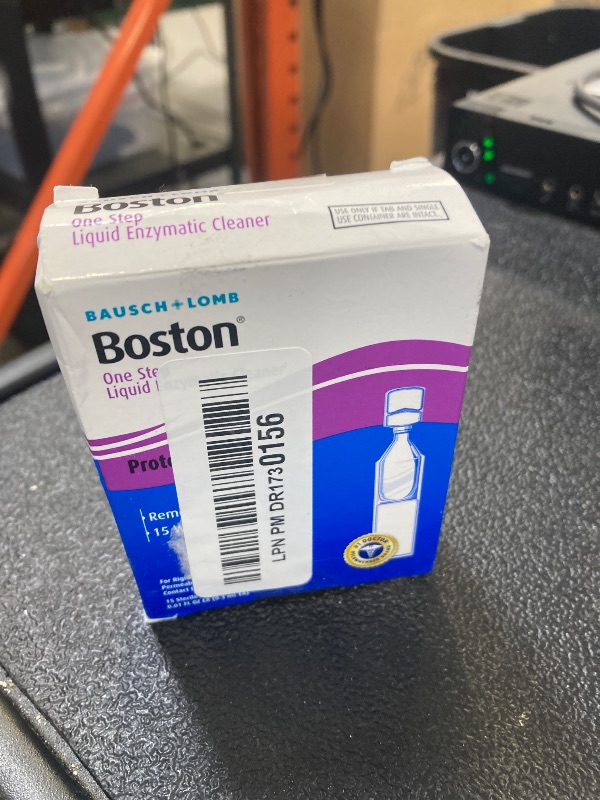Photo 1 of Boston One Step Liquid Enzymatic Cleaner from Bausch + Lomb, 15 Sterile Single-Use Dispensers