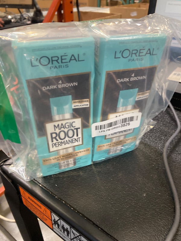 Photo 1 of L'Oreal Paris Magic Root Rescue 10 Minute Root Hair Coloring Kit, Permanent Hair Color with Quick Precision Applicator, 100 percent Gray Coverage, 4 Dark Brown, 2 count