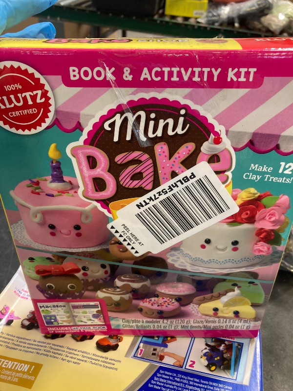 Photo 1 of Klutz Mini Bake Shop, Small