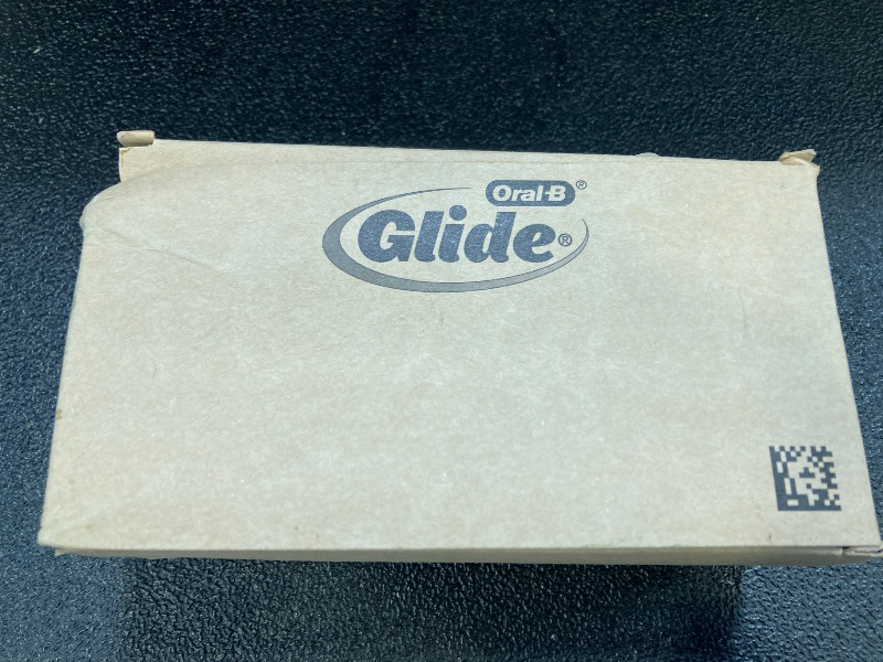 Photo 1 of Oral-B Glide Healthy gums, unflavored floss 50M (Pack of 6)