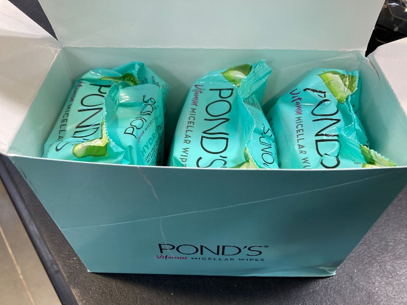 Photo 1 of Pack of (3) Ponds Vitamin Micellar Wipes For Dry Skin Hydrate Aloe Vera Removes Waterproof Makeup 25 Wipes